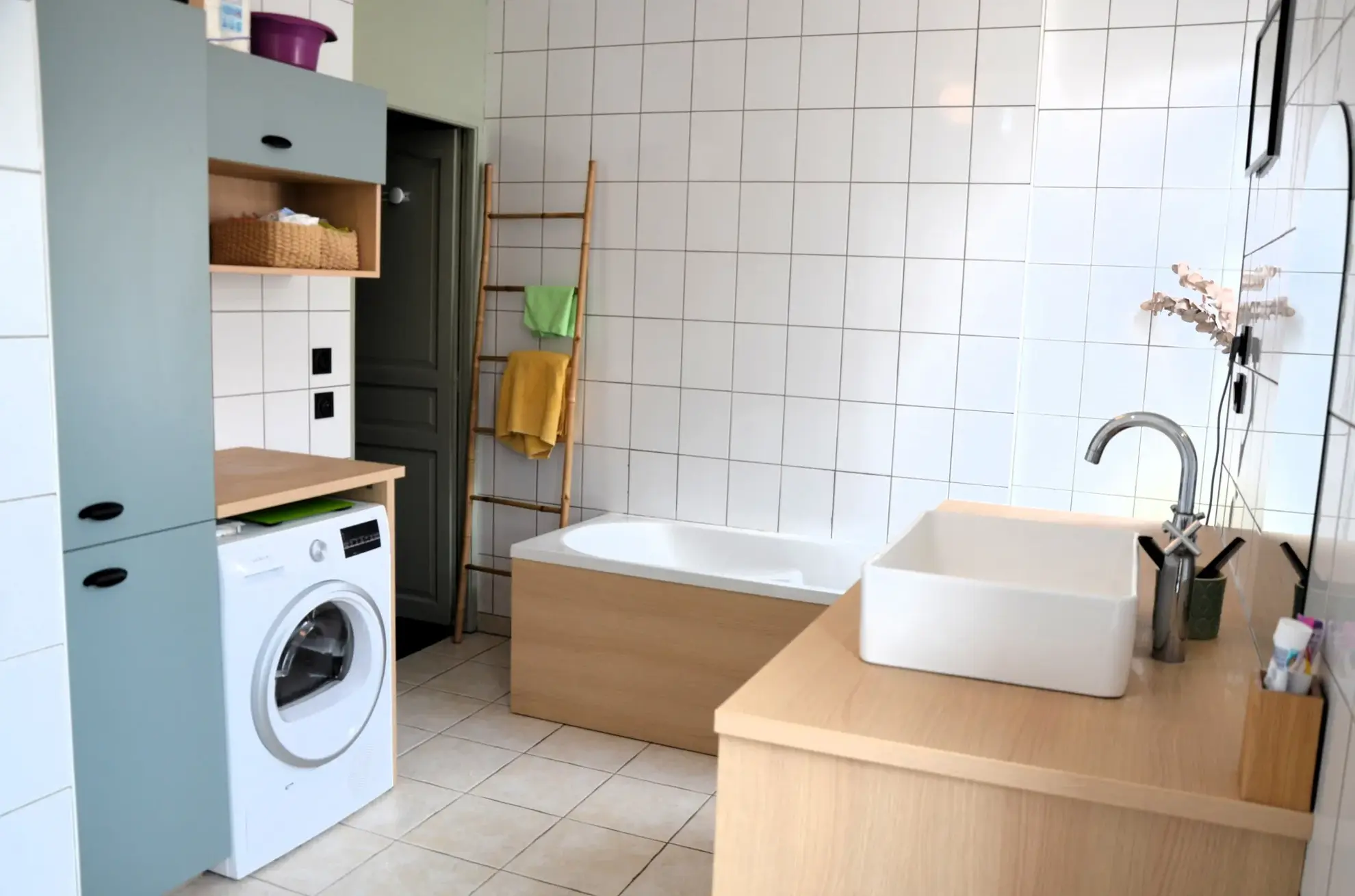 Maison rénovée avec 3 chambres, cour et confort moderne à Tourcoing 