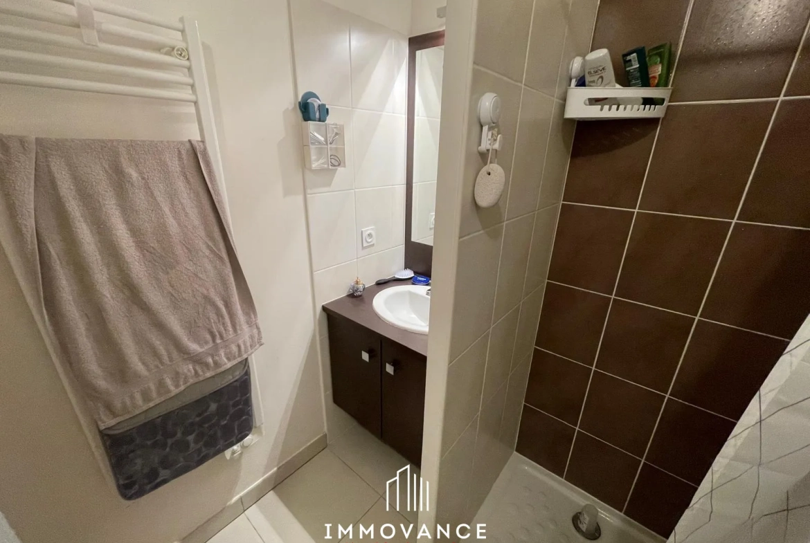 Studio à vendre à Castelnau-le-Lez avec terrasse et parking privé 