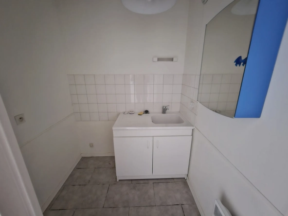 Studio de 40 m² à Bourges avec services séniors et emplacement privilégié 