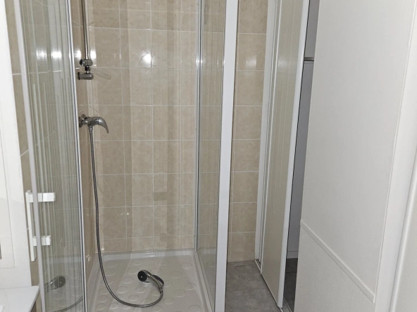 Studio de 40 m² à Bourges avec services séniors et emplacement privilégié 
