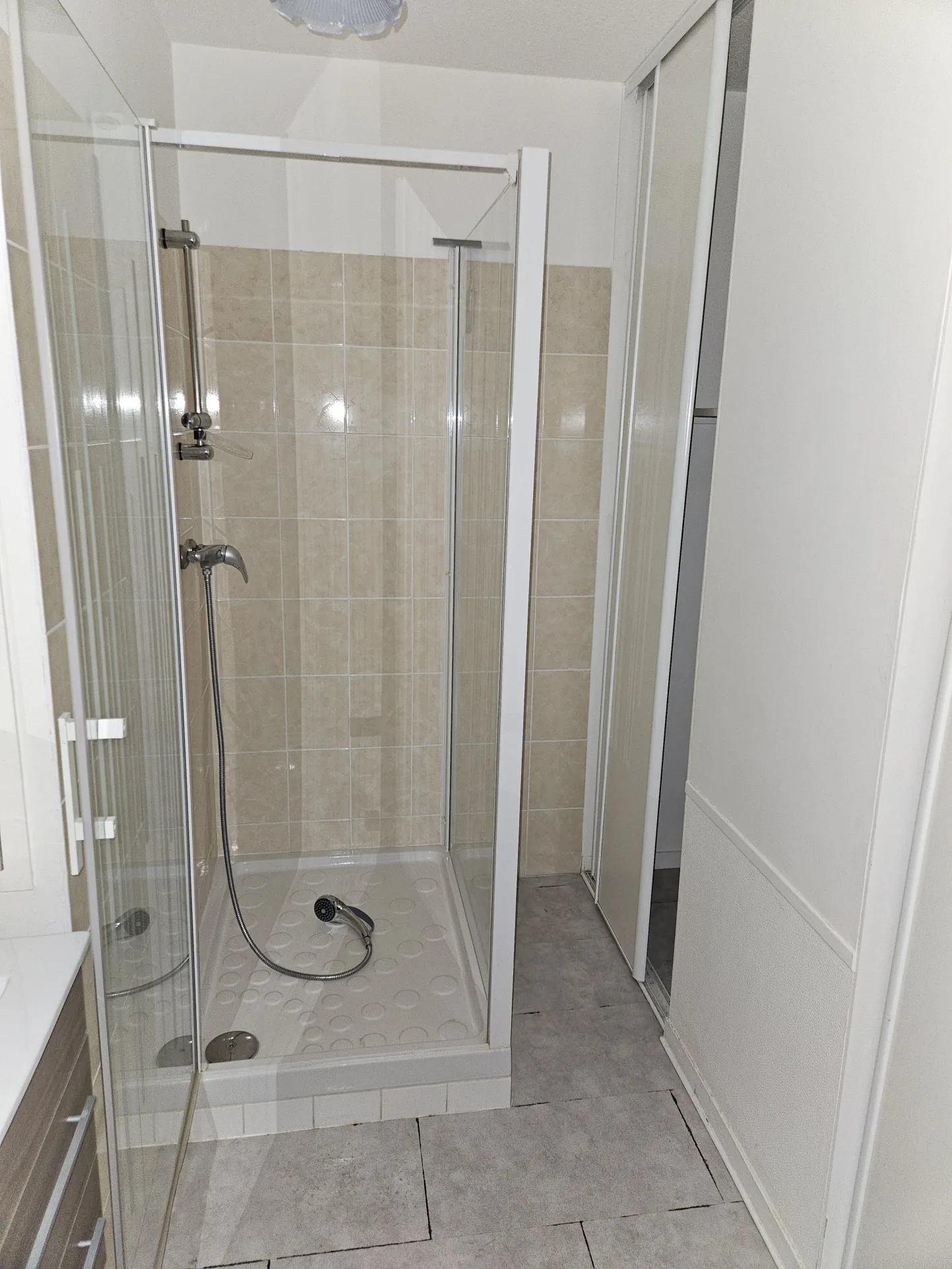 Studio de 40 m² à Bourges avec services séniors et emplacement privilégié 