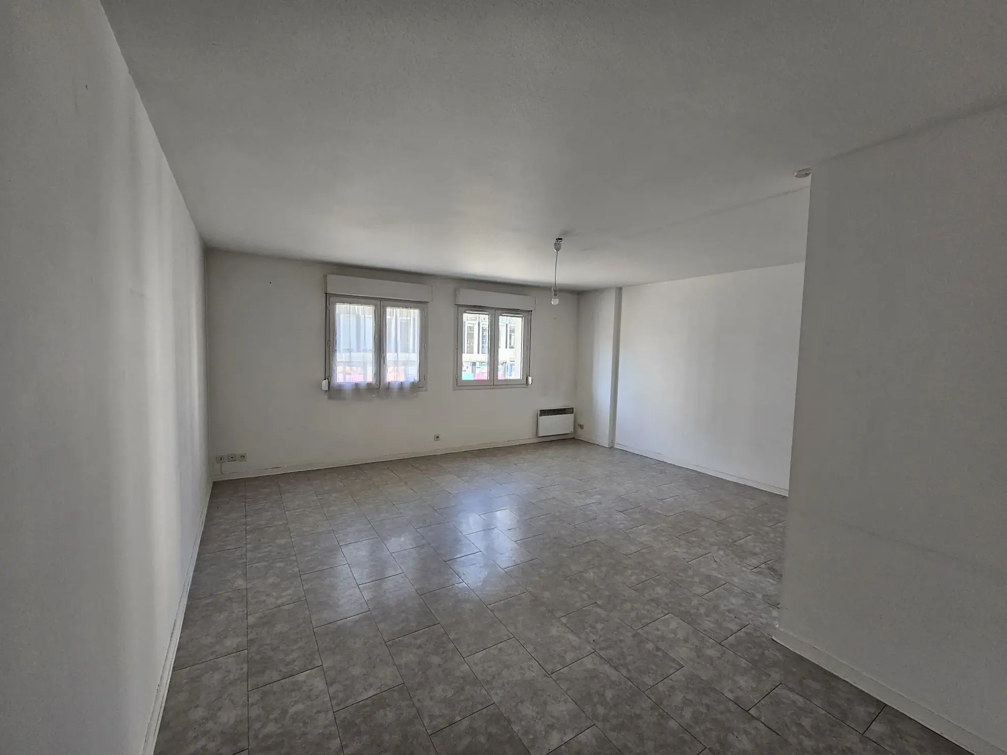 Studio de 40 m² à Bourges avec services séniors et emplacement privilégié 