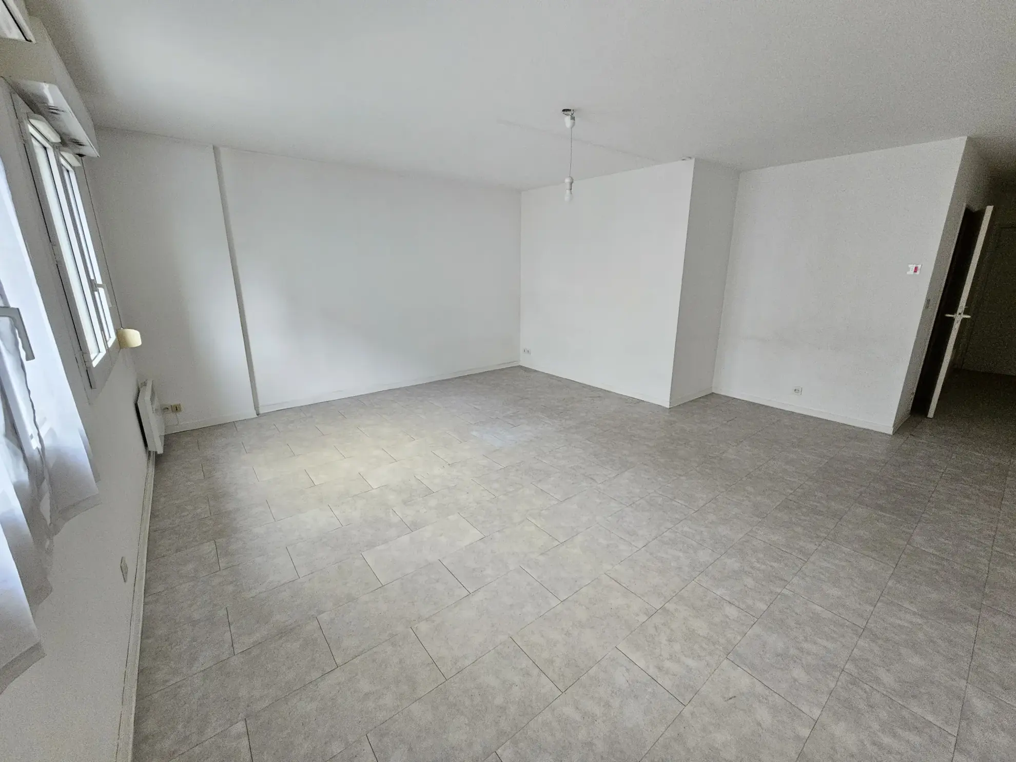 Studio de 40 m² à Bourges avec services séniors et emplacement privilégié 