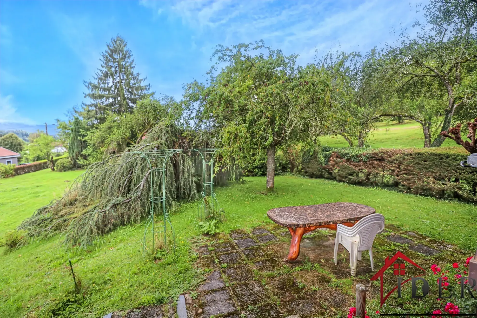 Maison familiale de 124 m² avec terrain arboré à Brouvelieures - Vue, proximité Épinal et Saint-Dié 