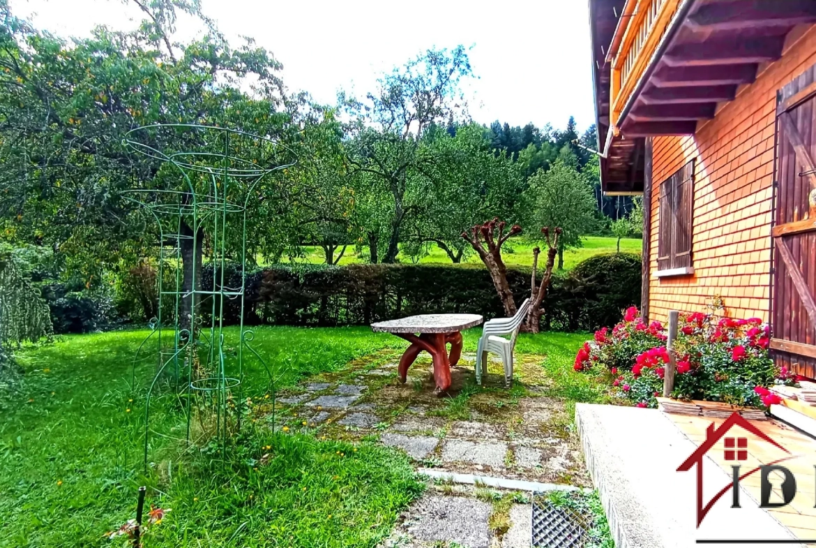 Maison familiale de 124 m² avec terrain arboré à Brouvelieures - Vue, proximité Épinal et Saint-Dié 