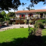 Maison ancienne spacieuse à Vihiers avec étang et jardin de 18 450 m²