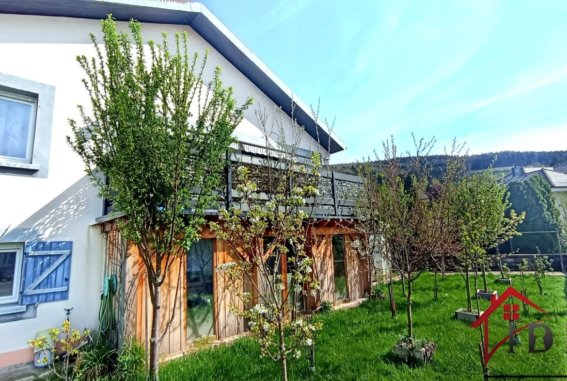 Vente d'une maison rénovée de 115 m² à Granges-sur-Vologne, proche Gérardmer 