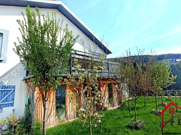 Vente d'une maison rénovée de 115 m² à Granges-sur-Vologne, proche Gérardmer 
