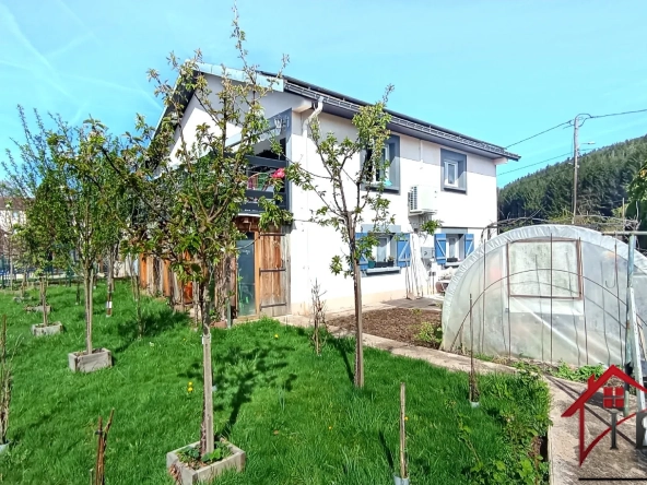 Vente d'une maison rénovée de 115 m² à Granges-sur-Vologne, proche Gérardmer