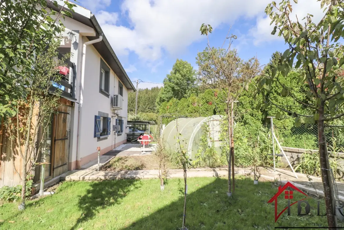 Vente d'une maison rénovée de 115 m² à Granges-sur-Vologne, proche Gérardmer 