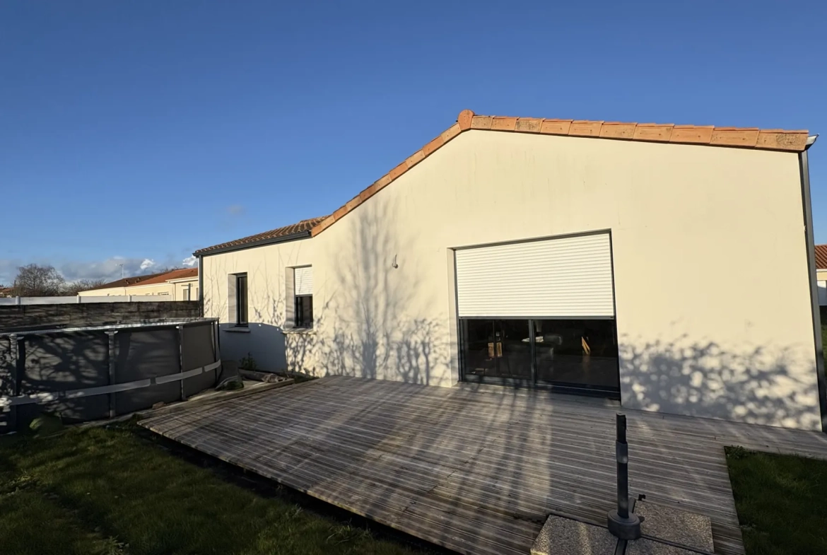 Pavillon moderne à vendre à Toutlemonde proche Cholet avec jardin et garage 