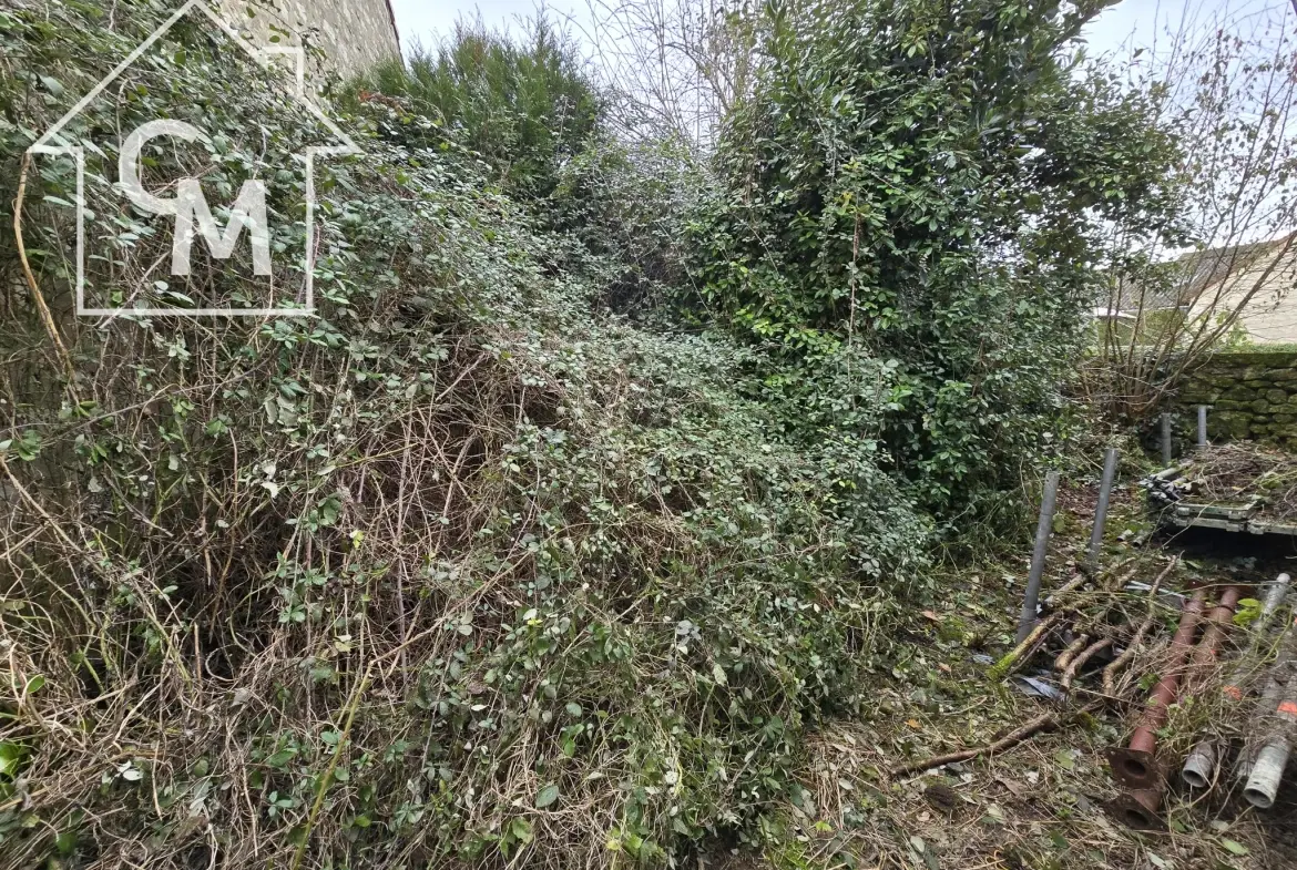 Maison de ville à vendre à Lesigny, 67 m² avec jardin et cabanon 