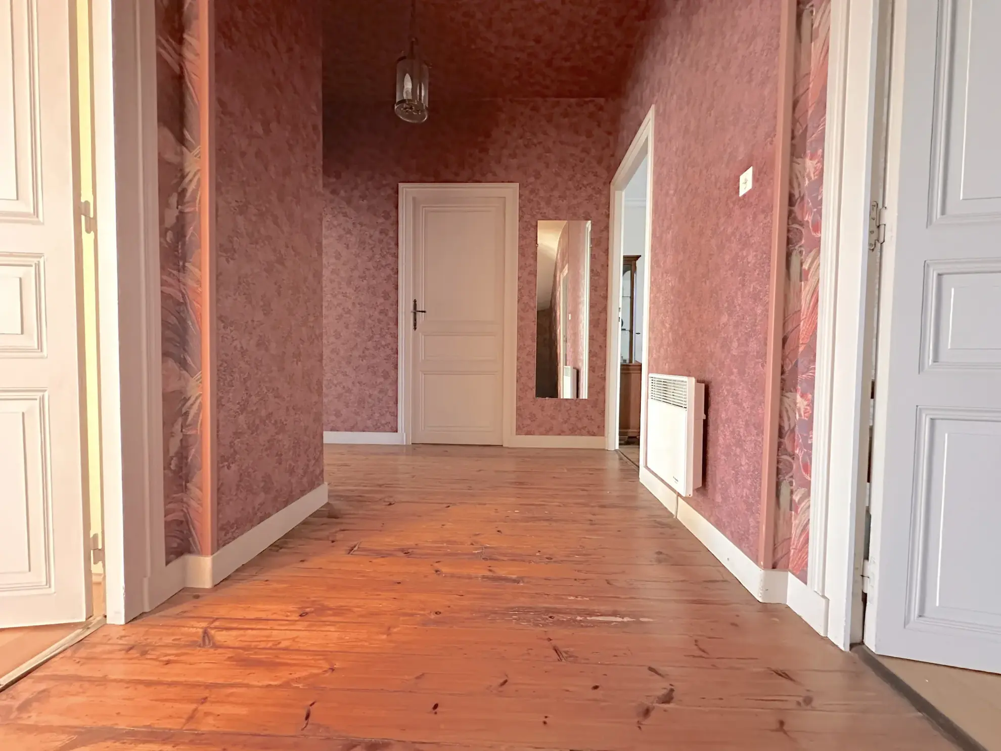 Maison en pierre à vendre au Le Pallet, 5 chambres, jardin, proche gare et commerces 