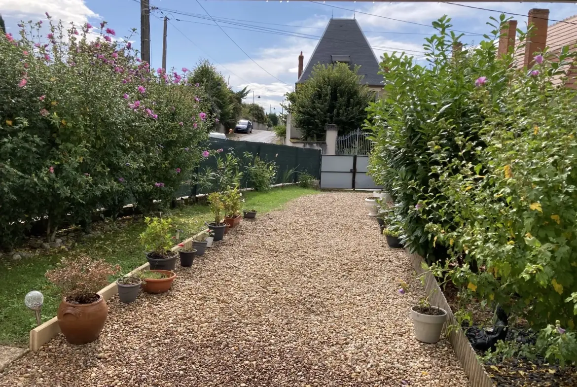 Charmante maison à Pougues-les-Eaux avec garage et terrain, idéale pour investissement ou résidence principale 