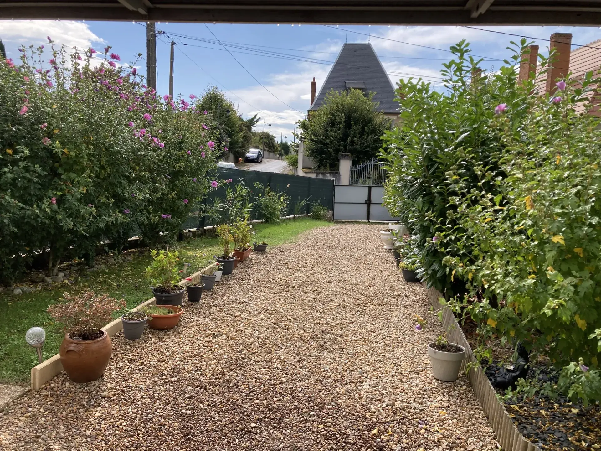 Charmante maison à Pougues-les-Eaux avec garage et terrain, idéale pour investissement ou résidence principale 