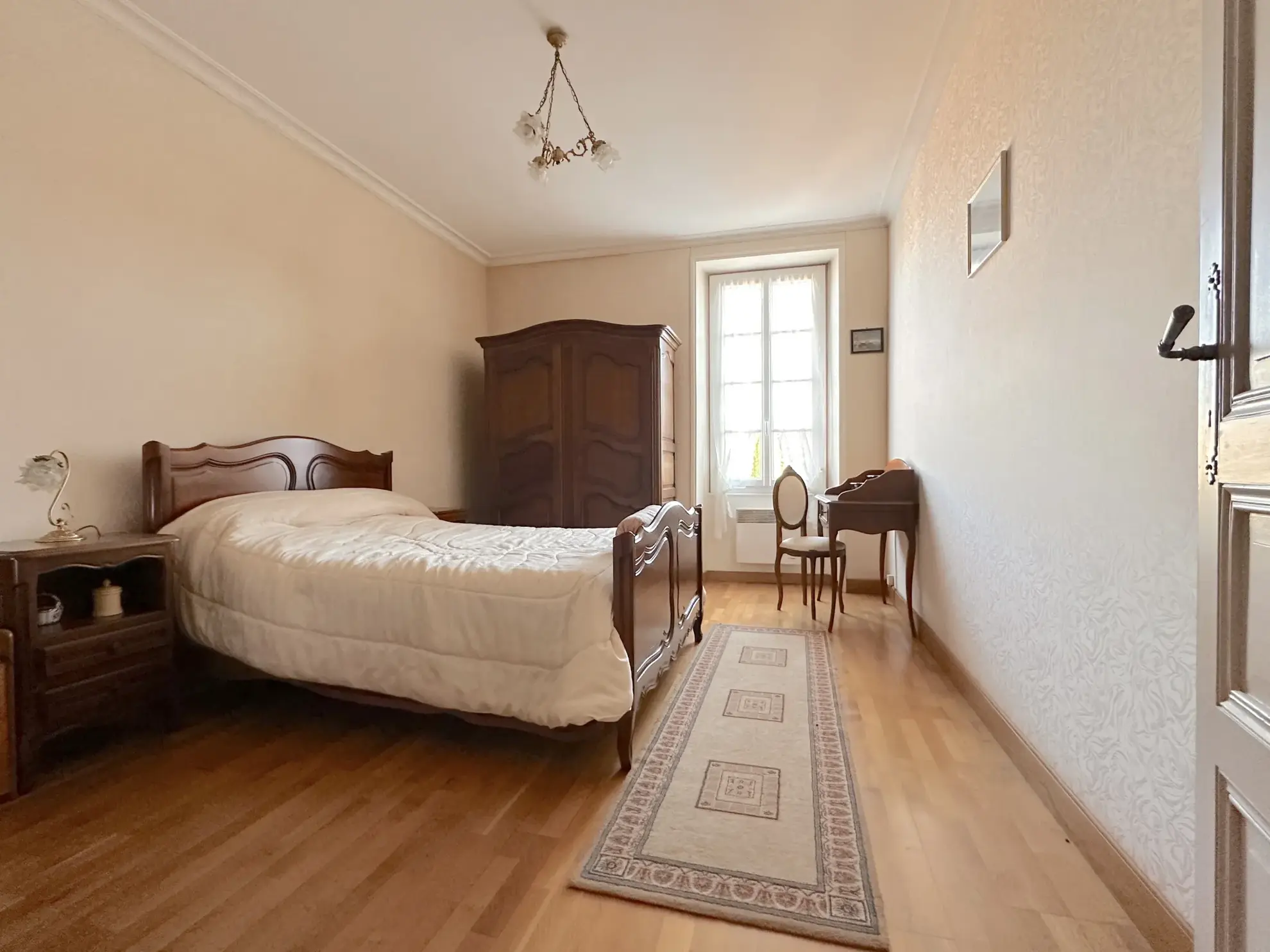 Maison en pierre à vendre au Le Pallet, 5 chambres, jardin, proche gare et commerces 