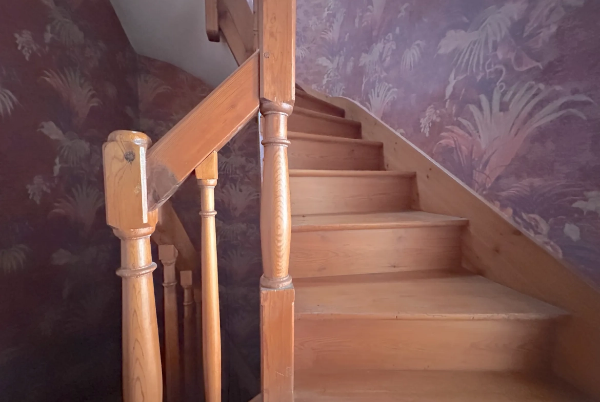 Maison en pierre à vendre au Le Pallet, 5 chambres, jardin, proche gare et commerces 