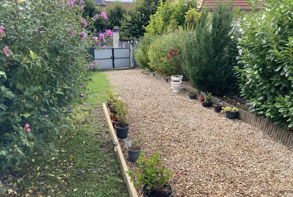 Charmante maison à Pougues-les-Eaux avec garage et terrain, idéale pour investissement ou résidence principale 