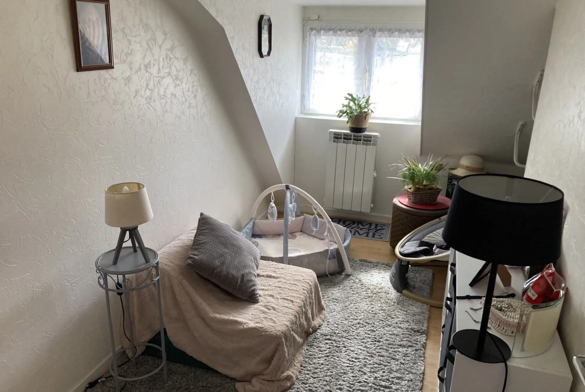 Charmante maison à Pougues-les-Eaux avec garage et terrain, idéale pour investissement ou résidence principale 