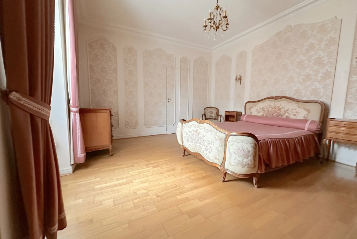 Maison en pierre à vendre au Le Pallet, 5 chambres, jardin, proche gare et commerces 