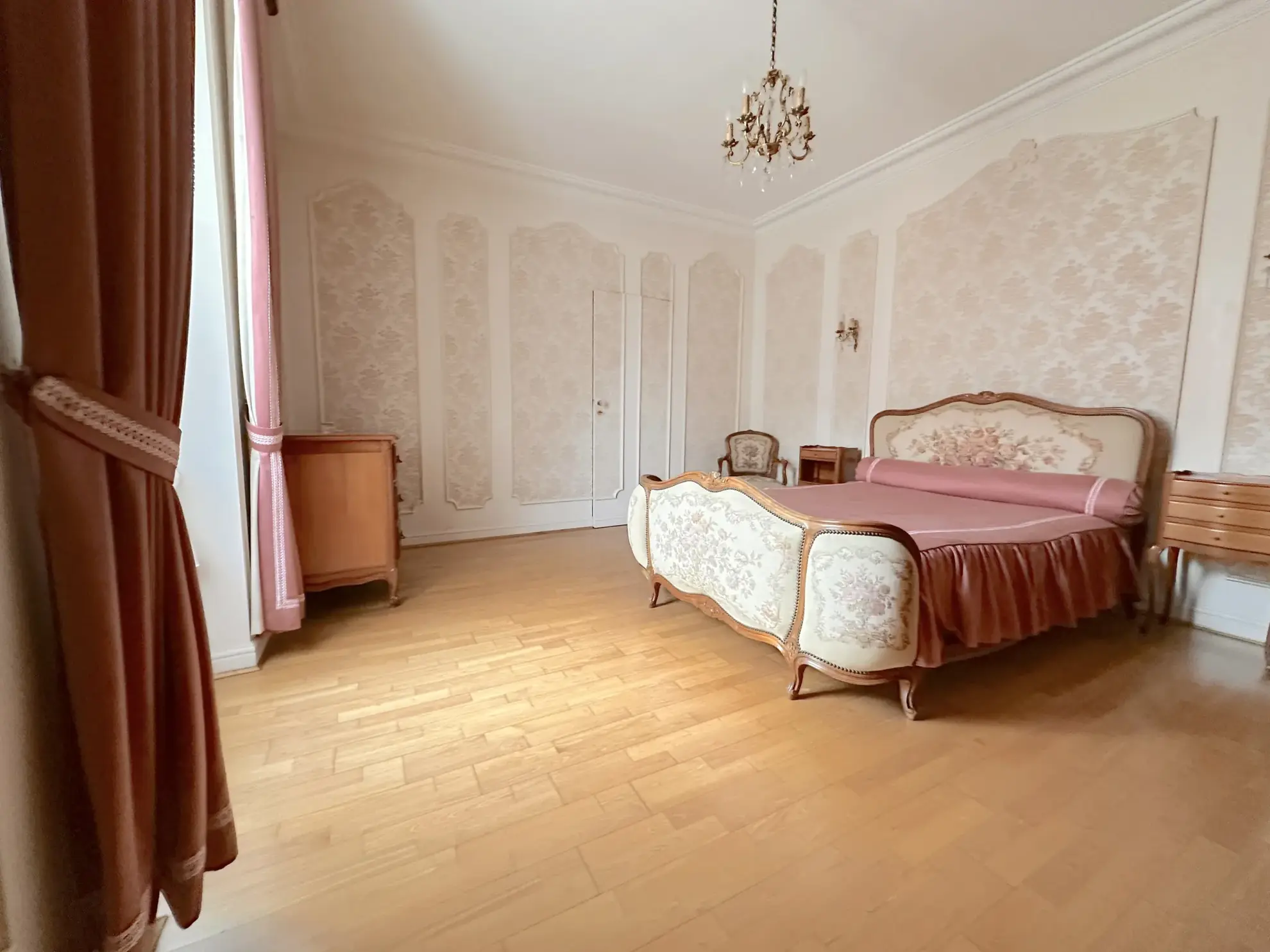 Maison en pierre à vendre au Le Pallet, 5 chambres, jardin, proche gare et commerces 