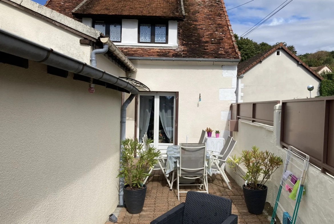 Charmante maison à Pougues-les-Eaux avec garage et terrain, idéale pour investissement ou résidence principale 