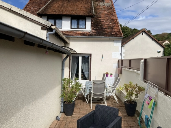 Charmante maison à Pougues-les-Eaux avec garage et terrain, idéale pour investissement ou résidence principale