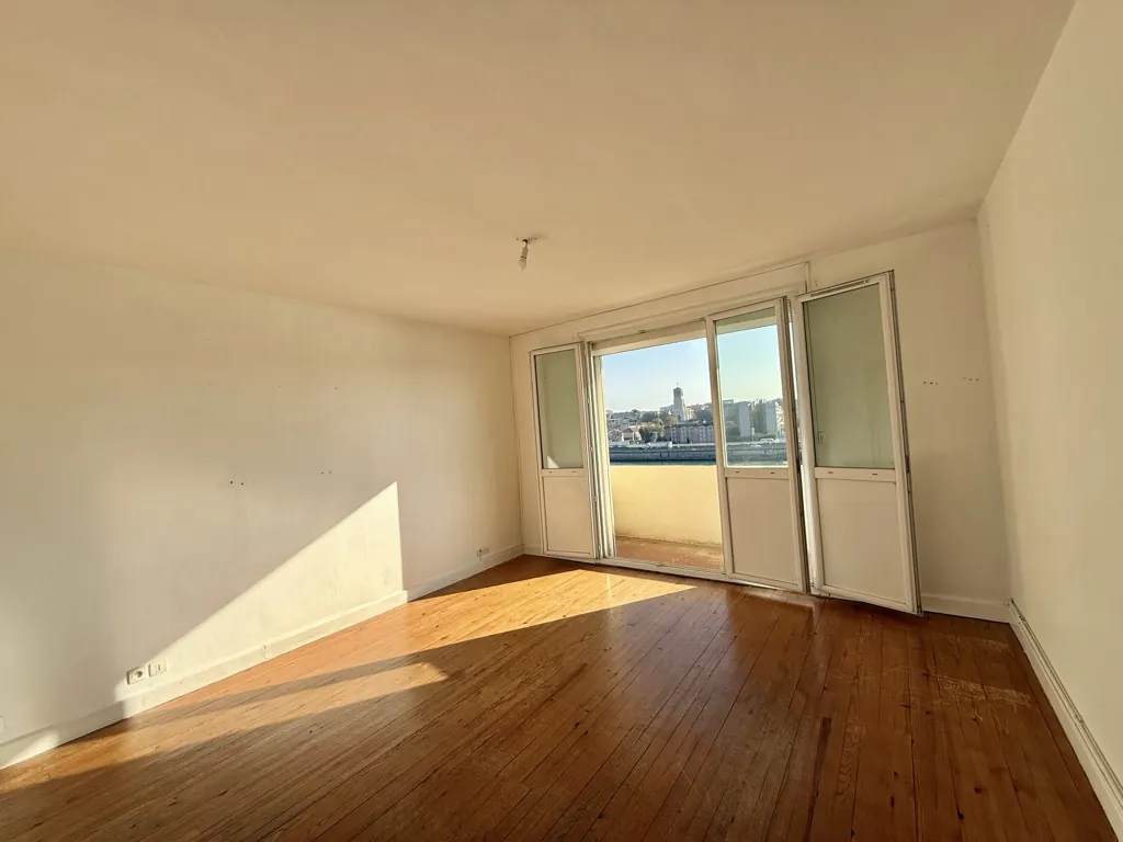 Appartement 86 m² avec Balcon et Vue Imprenable à Guilherand-Granges 
