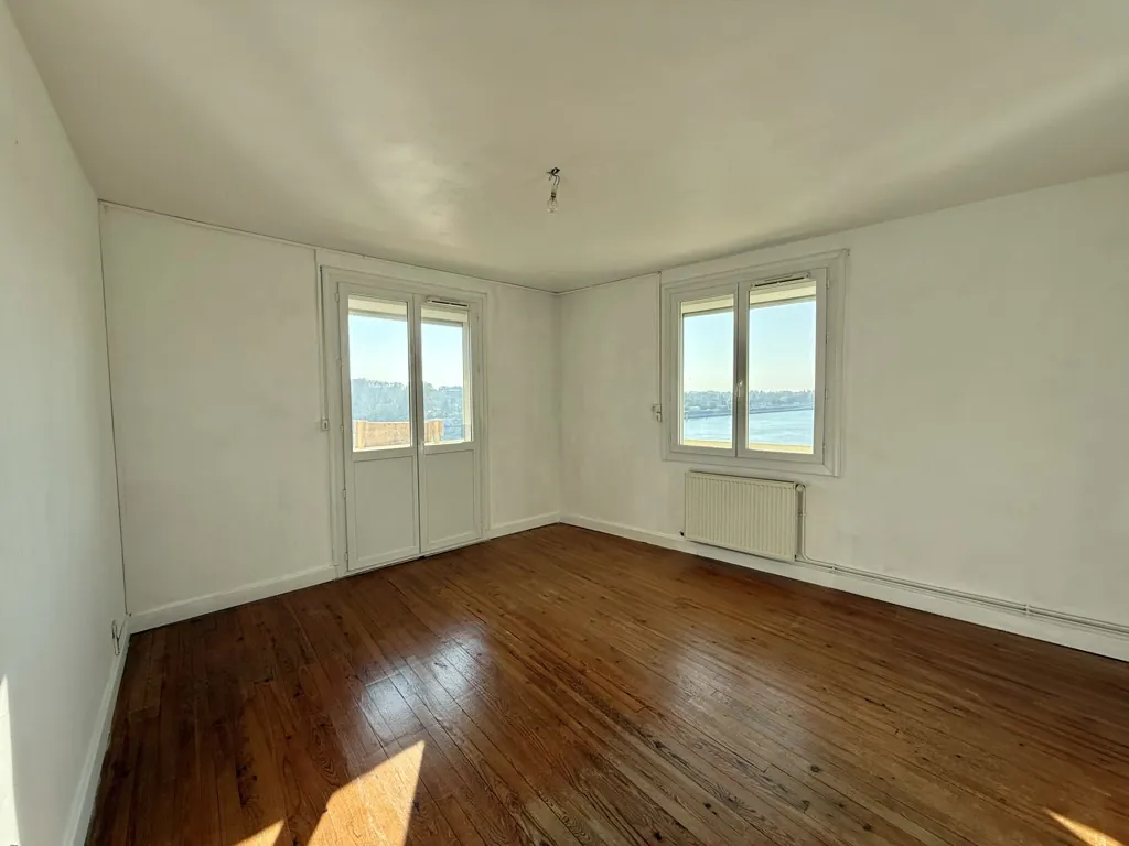 Appartement 86 m² avec Balcon et Vue Imprenable à Guilherand-Granges 