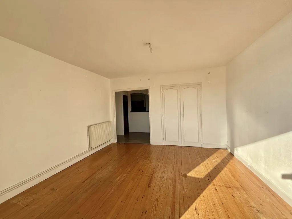 Appartement 86 m² avec Balcon et Vue Imprenable à Guilherand-Granges 