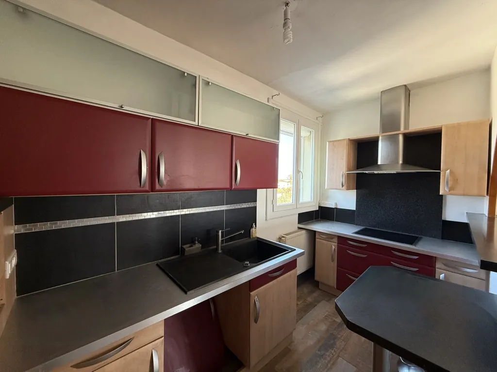 Appartement 86 m² avec Balcon et Vue Imprenable à Guilherand-Granges 