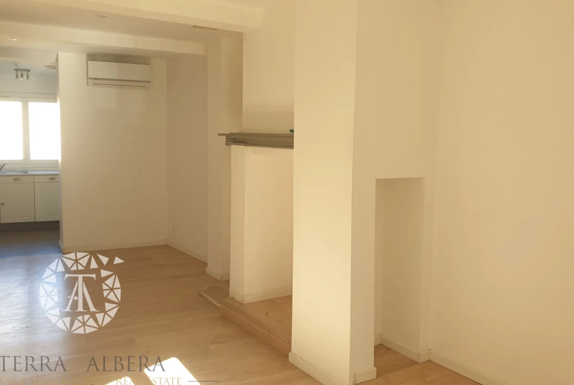 Maison de village rénovée avec garage et vue sur le Canigou à Sorede 