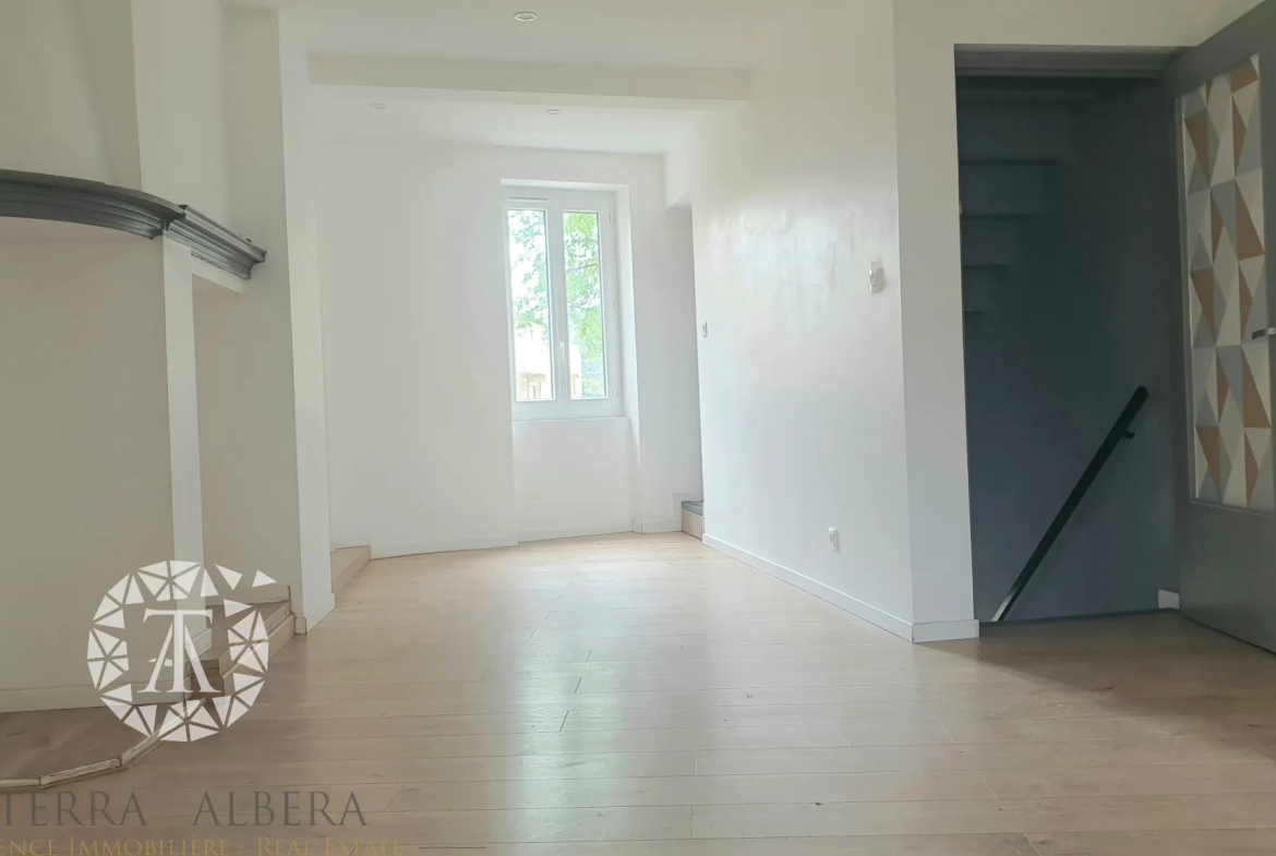 Maison de village rénovée avec garage et vue sur le Canigou à Sorede 