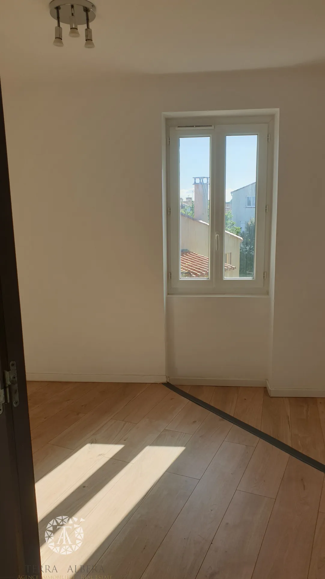 Maison de village rénovée avec garage et vue sur le Canigou à Sorede 