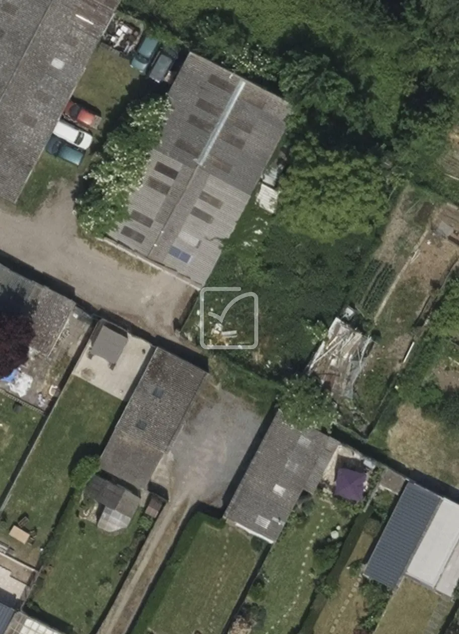 Terrain de 305 m² à Wasquehal avec permis d'entrepôt, idéal artisans 