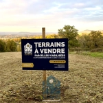 Terrain à bâtir viabilisé à Montmorin, environnement calme et boisé - Offre exclusive