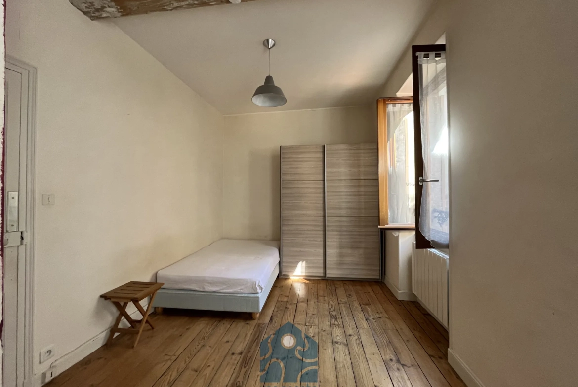 Studio de 20,5 m² à Clermont-Ferrand centre-ville, résidence calme et ancien immeuble 