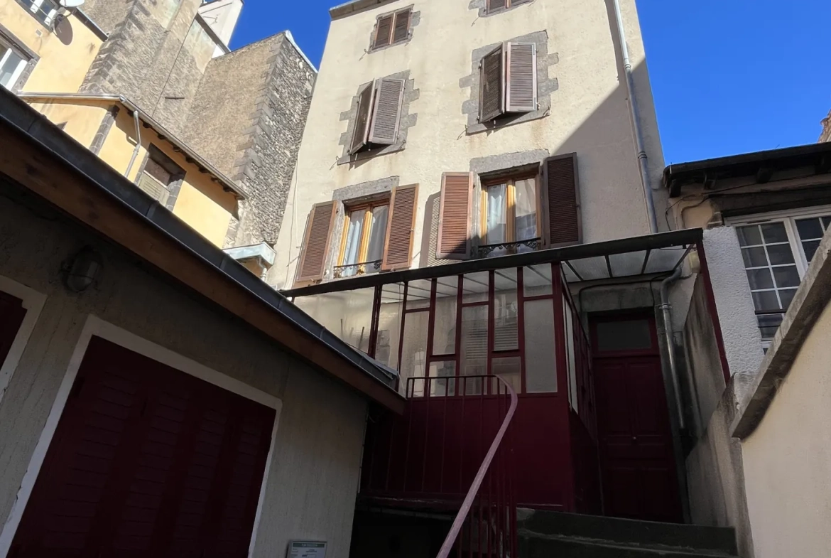 Studio de 20,5 m² à Clermont-Ferrand centre-ville, résidence calme et ancien immeuble 