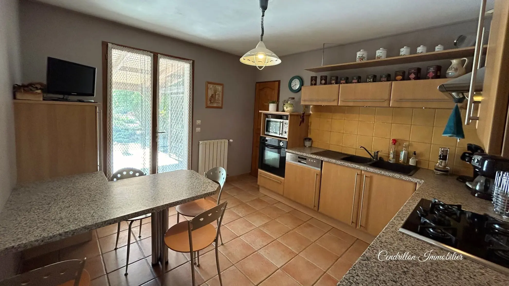 Maison de plain-pied avec sous-sol, piscine et 4 chambres à Bourganeuf 