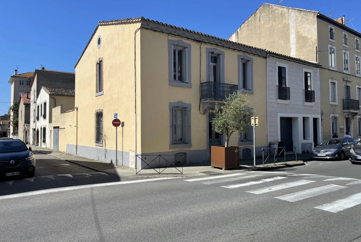 Magnifique maison bourgeoise de 178 m² au cœur de Carcassonne avec jardin et garage 