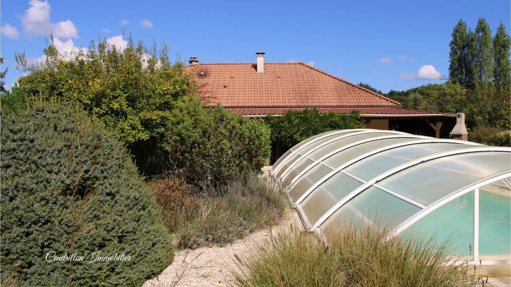 Maison de plain-pied avec sous-sol, piscine et 4 chambres à Bourganeuf 