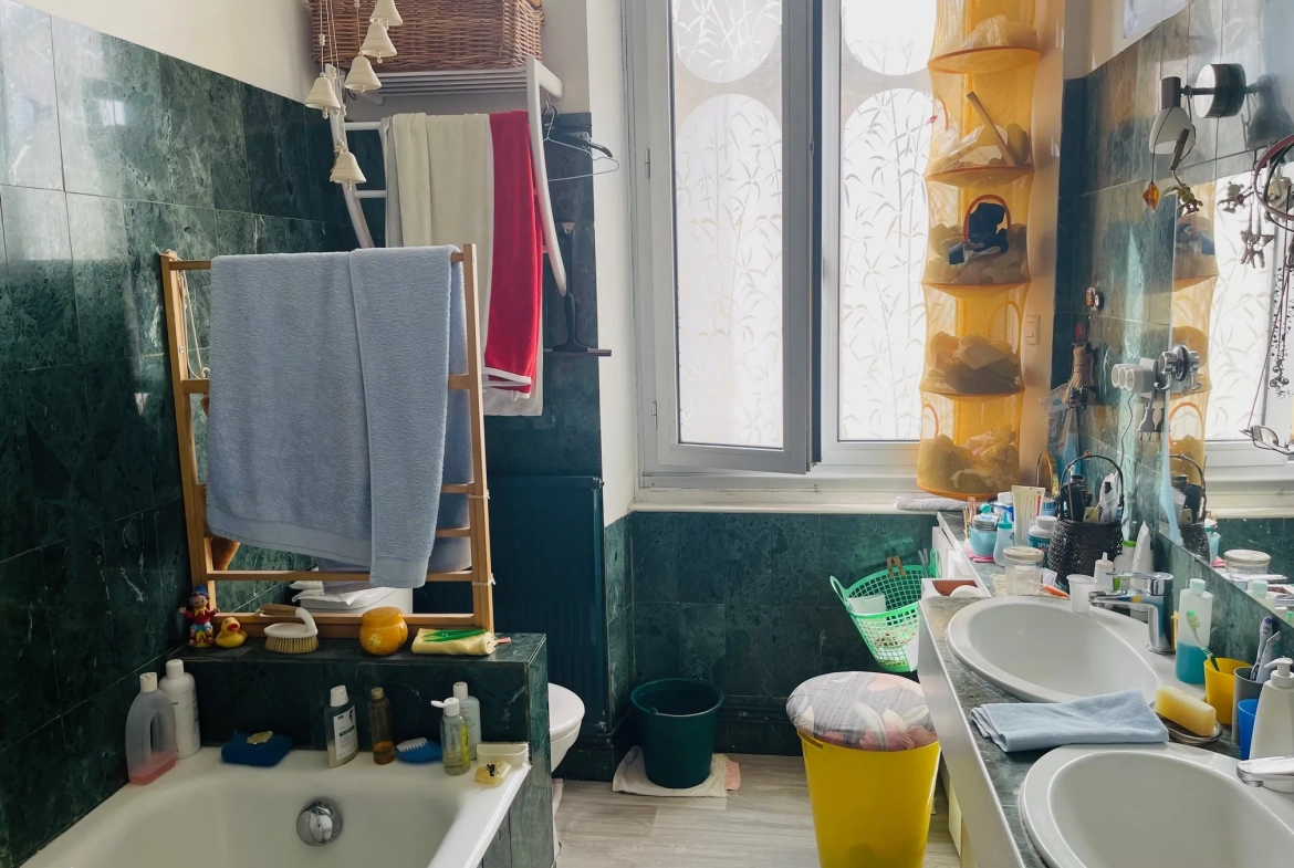 Magnifique maison bourgeoise de 178 m² au cœur de Carcassonne avec jardin et garage 