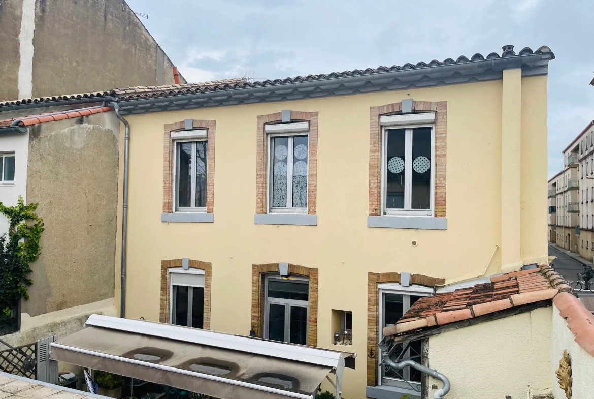 Magnifique maison bourgeoise de 178 m² au cœur de Carcassonne avec jardin et garage 