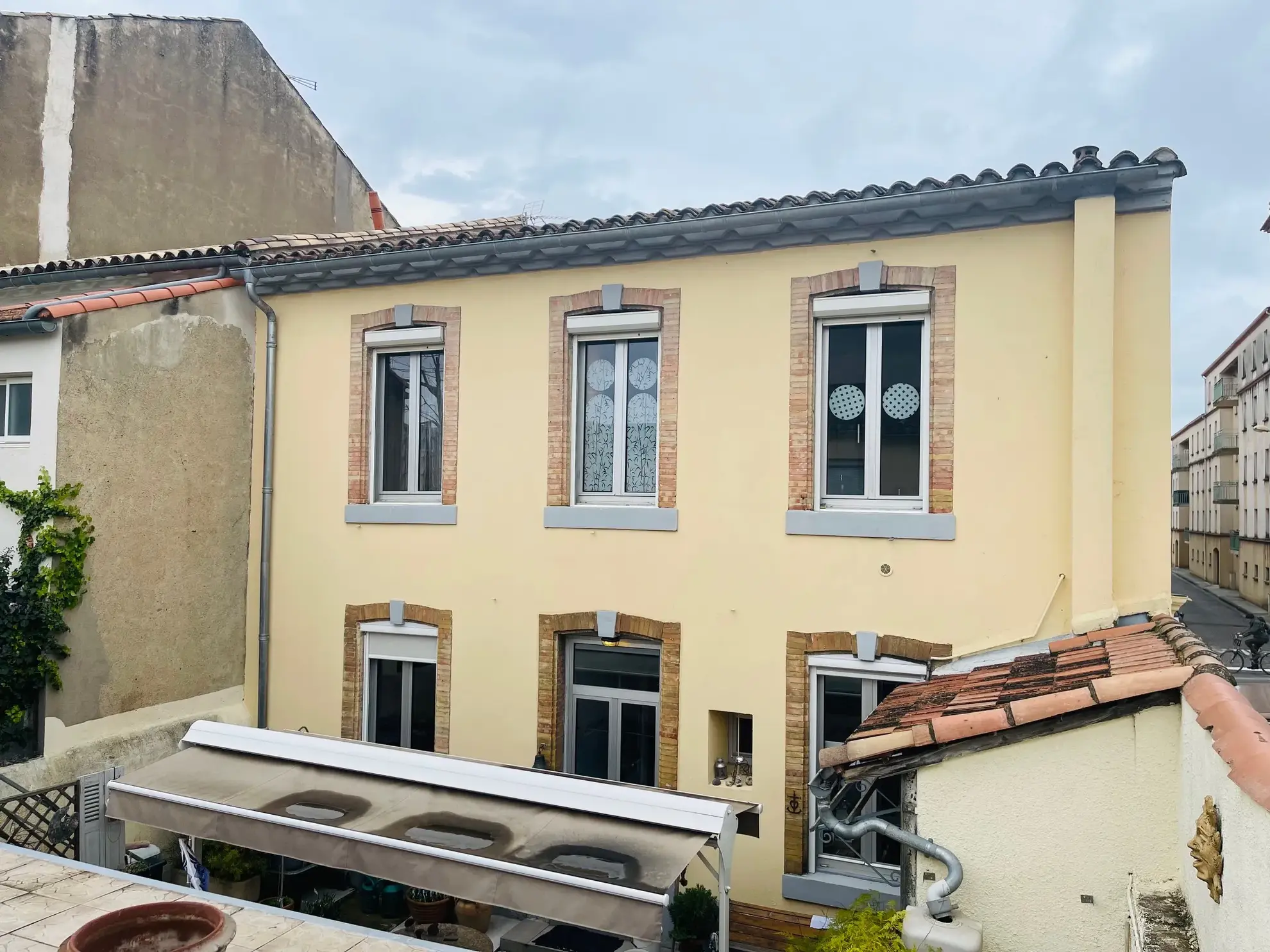 Magnifique maison bourgeoise de 178 m² au cœur de Carcassonne avec jardin et garage 
