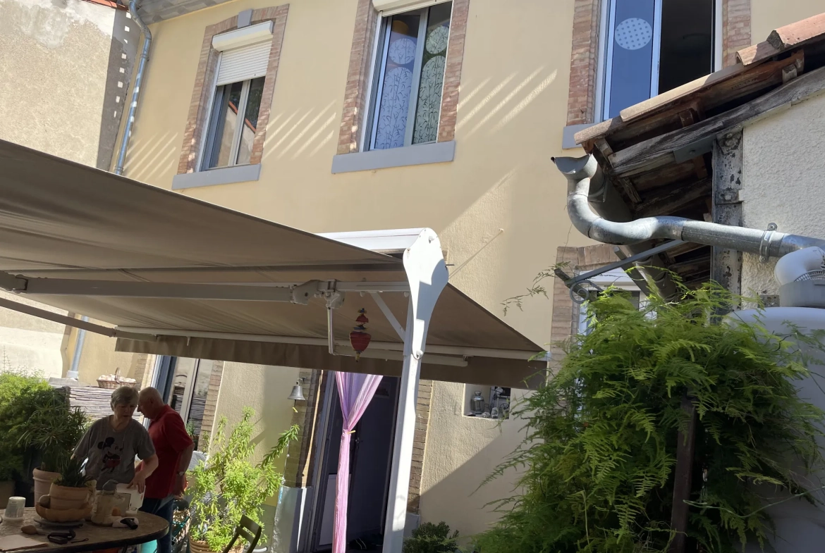 Magnifique maison bourgeoise de 178 m² au cœur de Carcassonne avec jardin et garage 