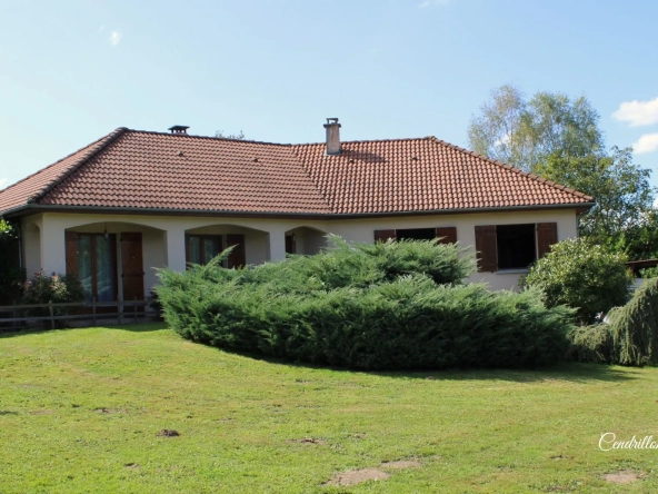 Maison de plain-pied avec sous-sol, piscine et 4 chambres à Bourganeuf