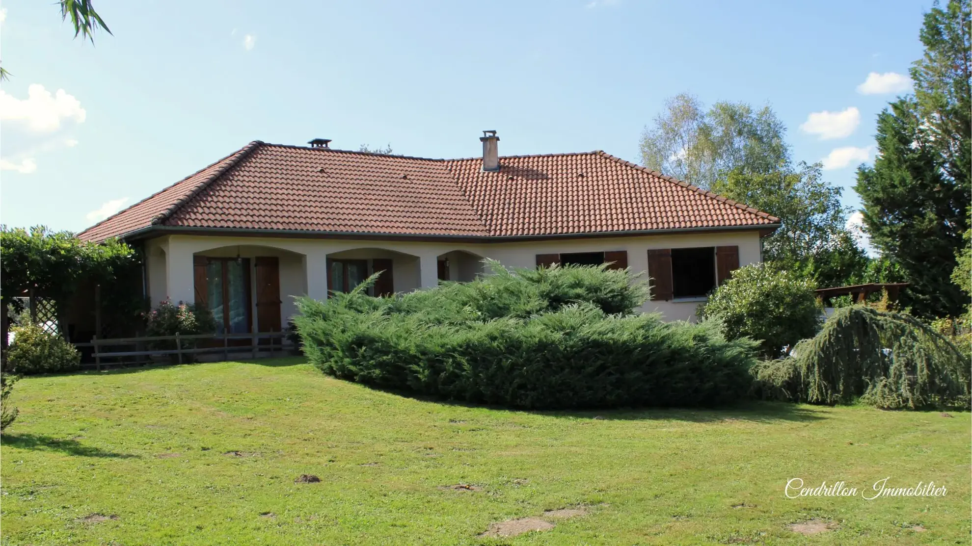 Maison de plain-pied avec sous-sol, piscine et 4 chambres à Bourganeuf 
