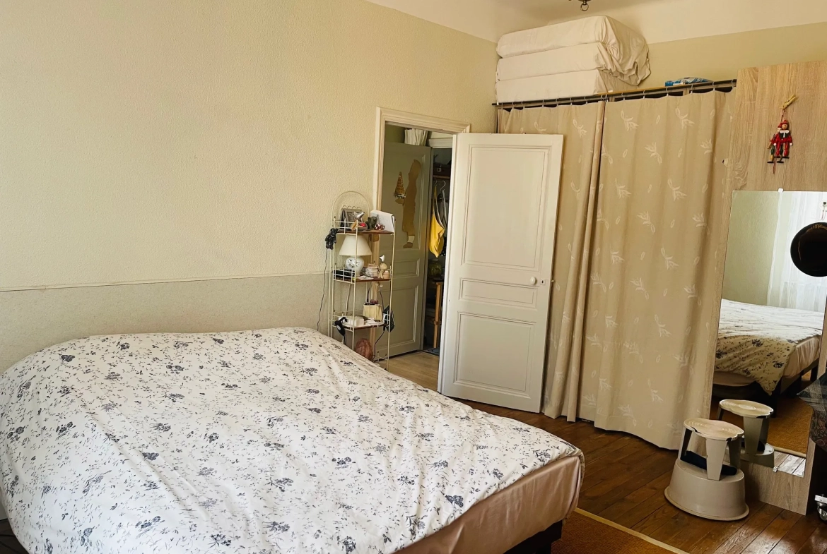 Magnifique maison bourgeoise de 178 m² au cœur de Carcassonne avec jardin et garage 