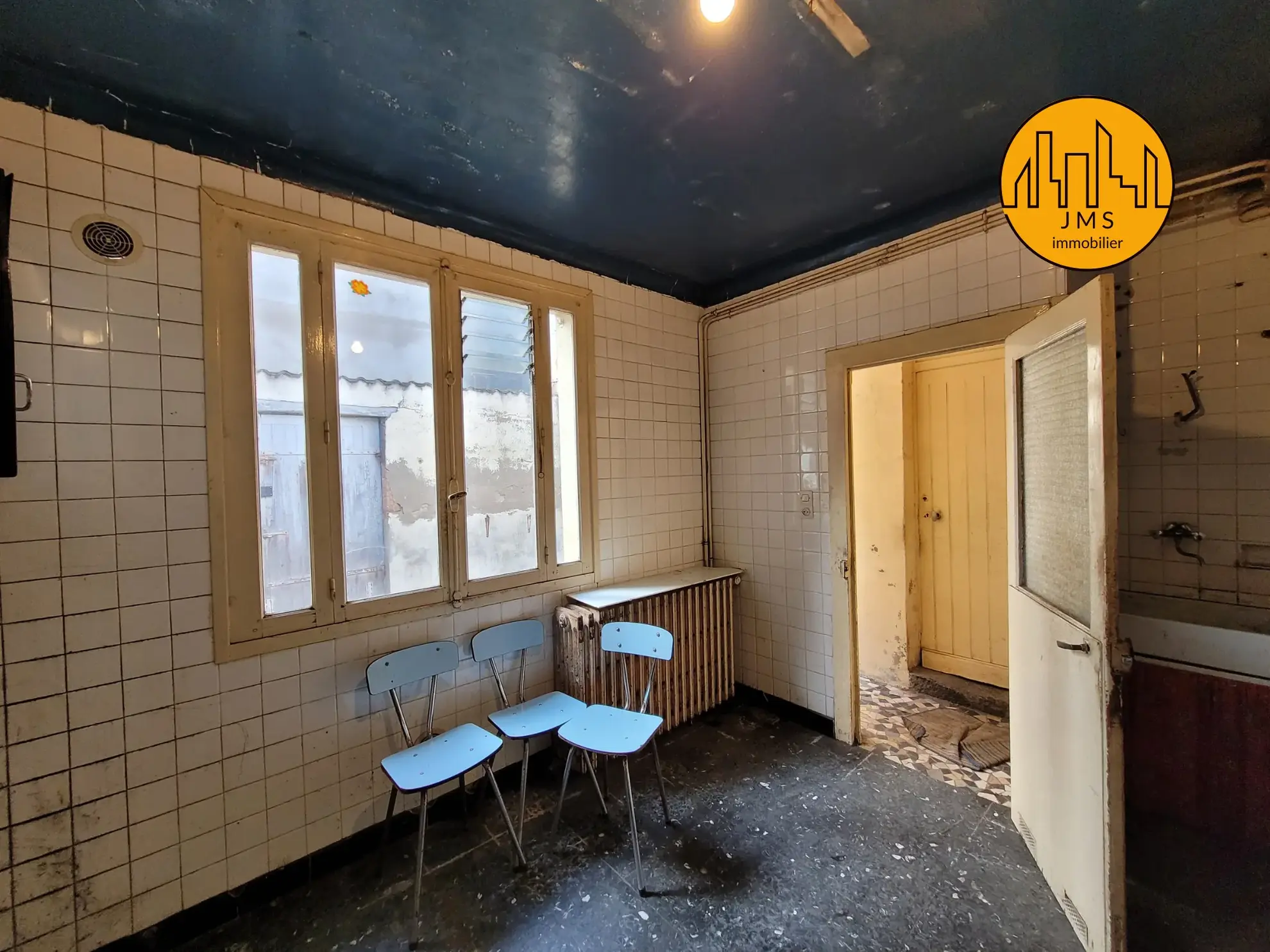 Maison à rénover avec dépendance et jardin à Moulins en Centre-ville 