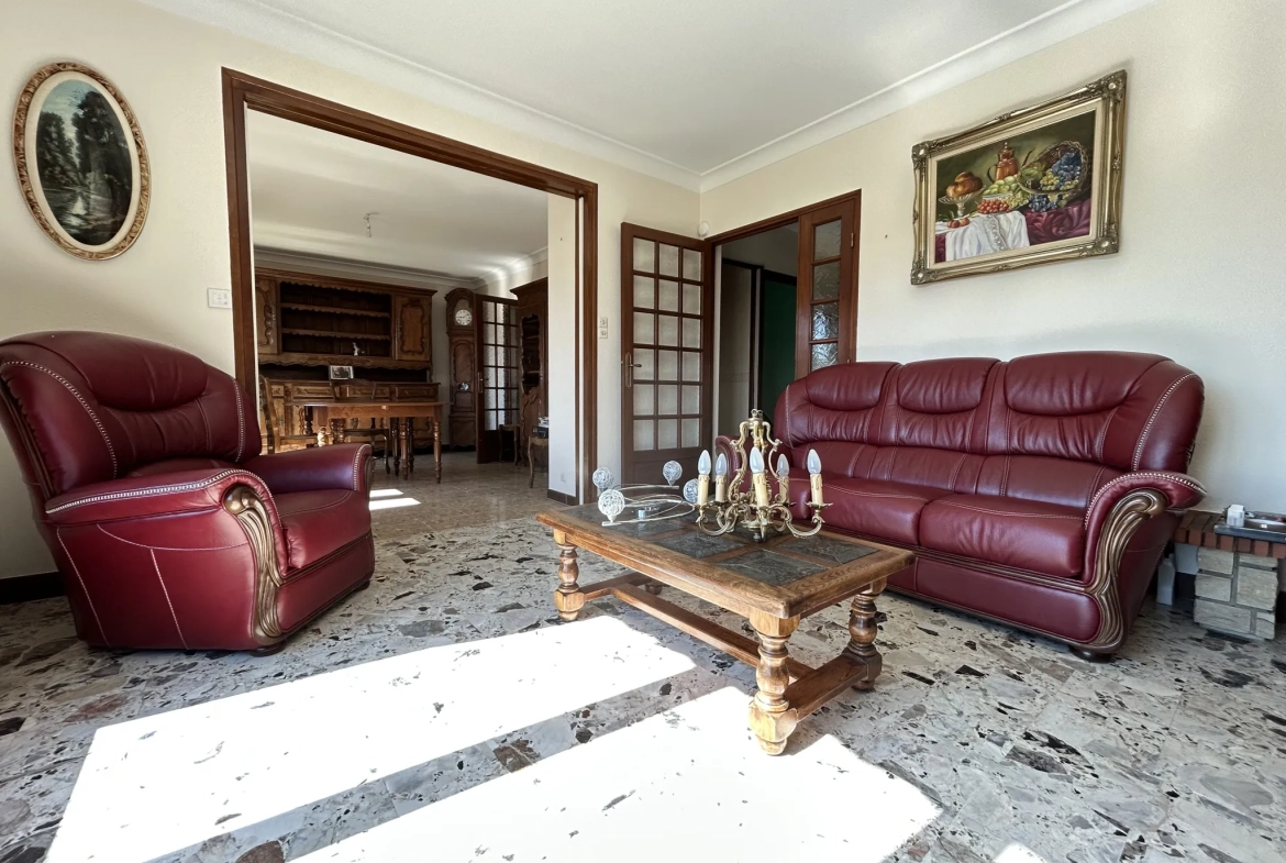 A vendre pavillon individuel à Toul avec grand terrain et sous-sol lumineux 